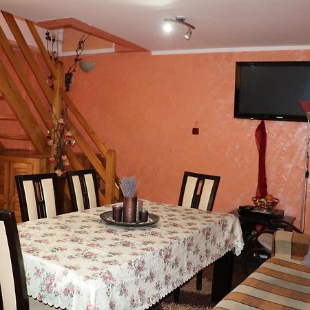 Amelia House Hotel Fagaras Exterior photo